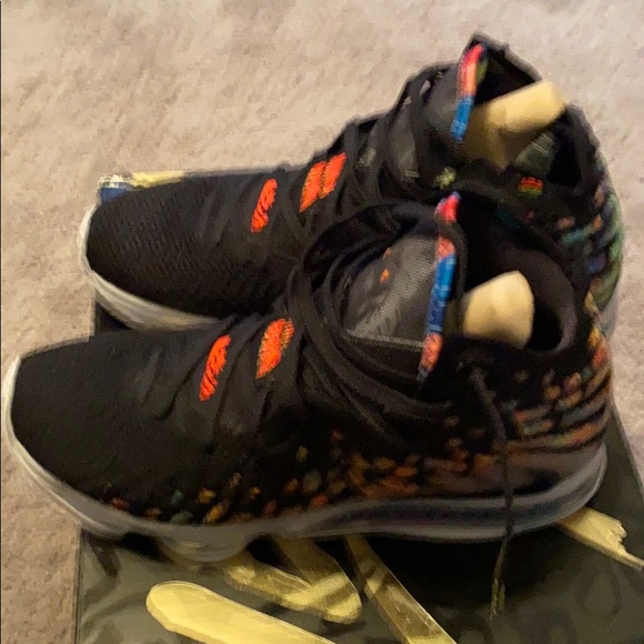 LeBron 17 James Gang